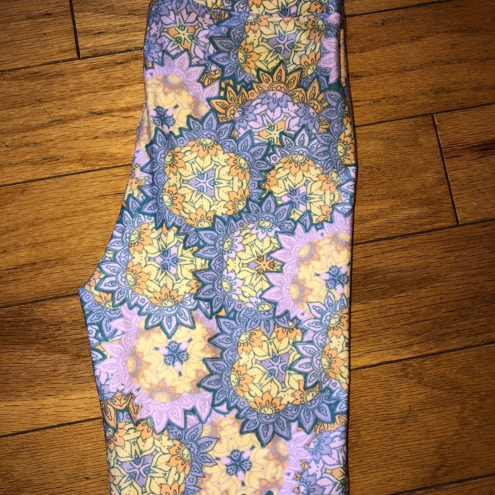 New LuLaRoe L/XL Leggings
